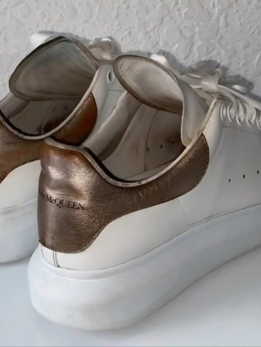 Alexander McQueen Size 39.5 (9.5) Oversized White And Rose Gold Sneakers - Picture 6 of 10